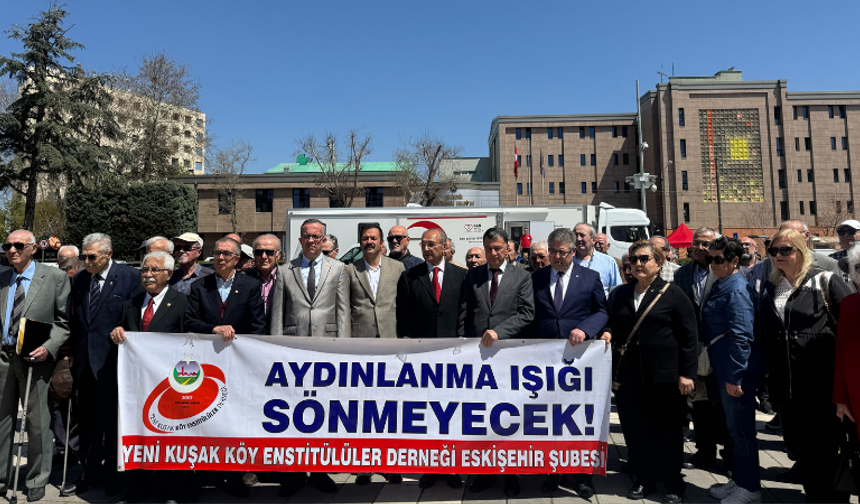 Köy Enstitülerinin 85. yılı Valilik Meydanı’nda kutlandı!