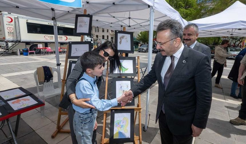 Vali Aksoy'dan Engelsiz Hayır Panayırı'na ziyaret