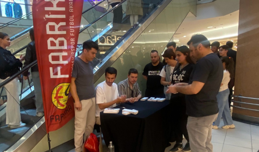 Es-Es'in kutlama biletlerine büyük ilgi