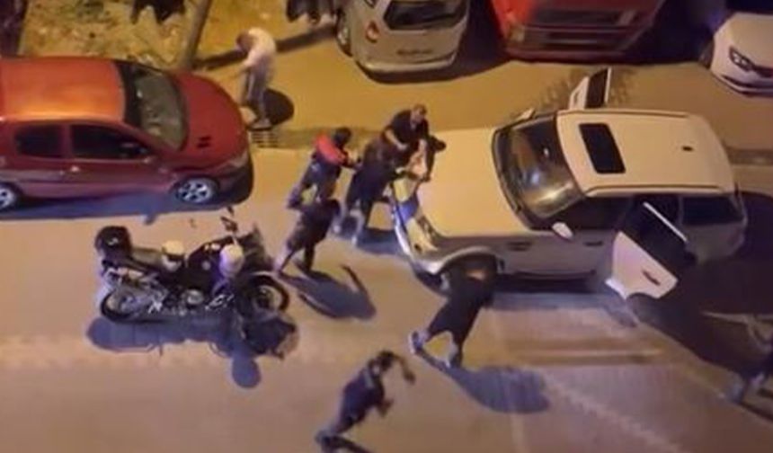 Esenyurt’ta polisin dur ihtarına uymayan şahıslar polise saldırdı
