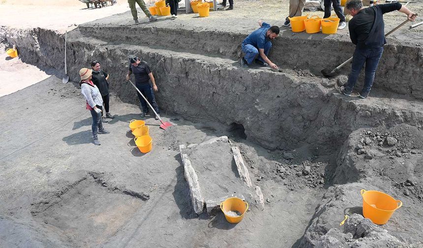 Küllüoba Höyüğü'ndeki mezarlık alanda yapılan arkeolojik çalışmaların ilginç sonuçları