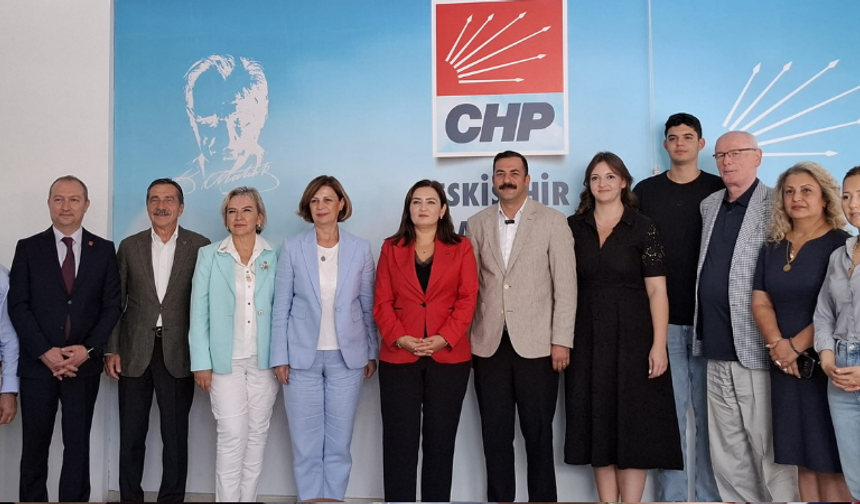 İzmir Milletvekili Sevda Erdan Kılıç Eskişehir’de konuştu: “İktidarın karanlığı CHP’nin aydınlığına kavuşacak”