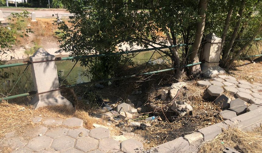 Eskişehir'de kanal çevresi tehlike saçıyor