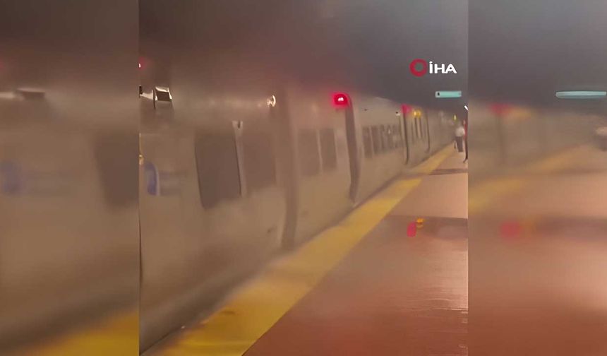 New York'ta metro istasyonlarını su bastı