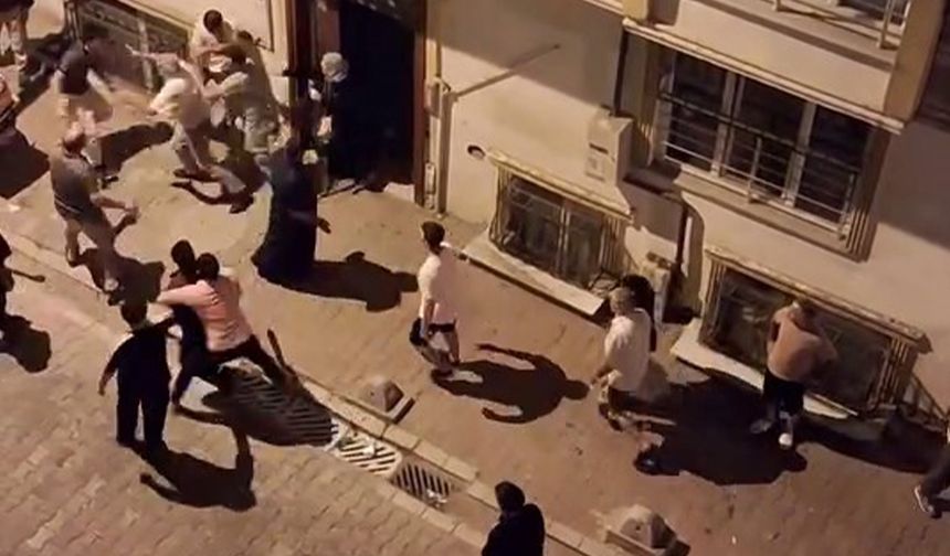 Çocukların kavgasına aileler dahil oldu, ortalık savaş alanına döndü