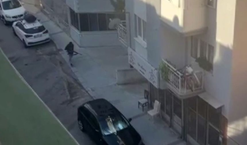 İzmir'de polis karakoluna silahlı saldırı! 2 polis şehit oldu