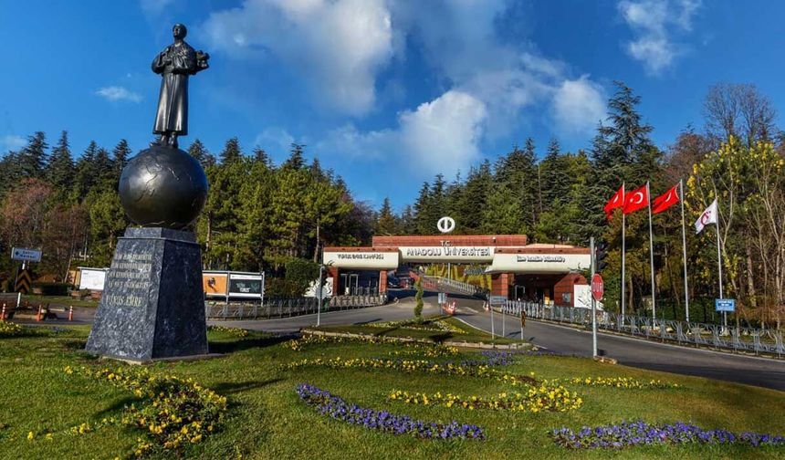 İlker Gökce yazdı: Anadolu Üniversitesi şehrimizin önemli bir değeridir…