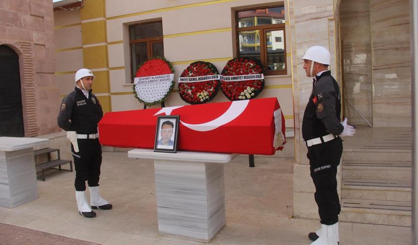 Eskişehir’de kanser tedavisi görüyordu: Hayatını kaybeden polis son yolculuğuna uğurlandı