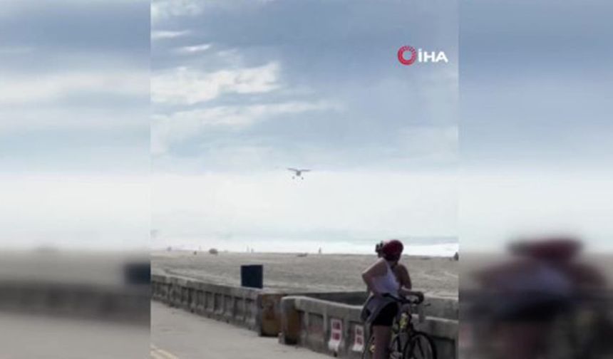 Motoru duran pervaneli uçak, ABD’de sahile acil iniş yaptı