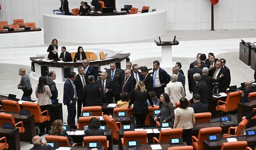 TBMM’de "mandacı ve alçak" tartışması