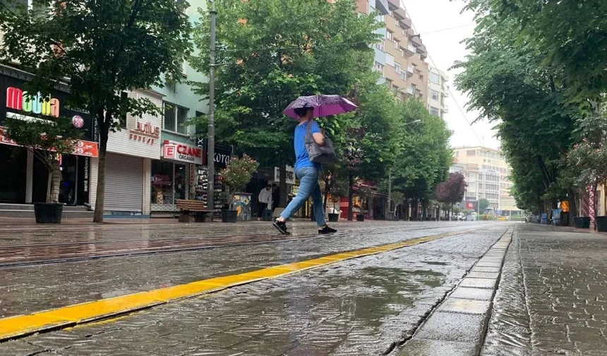 Eskişehir'de gök gürültülü sağanak yağış bekleniyor