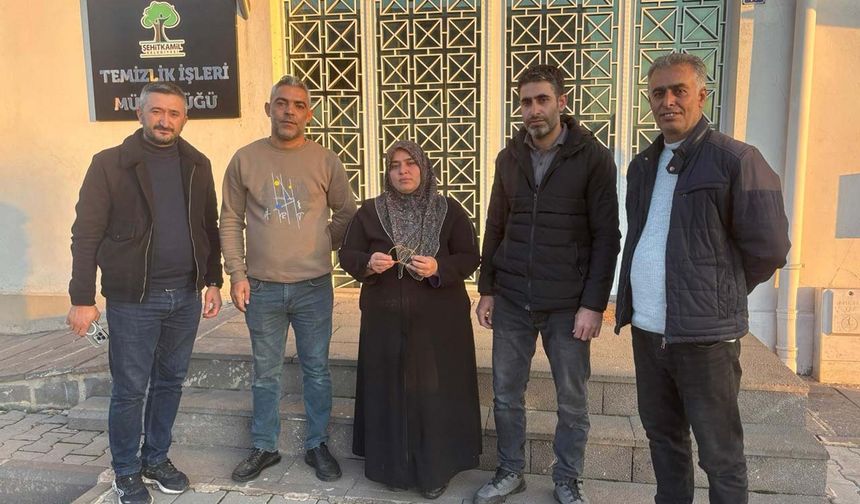 Kaybolan 40 gram altın 40 tonluk çöpte bulundu