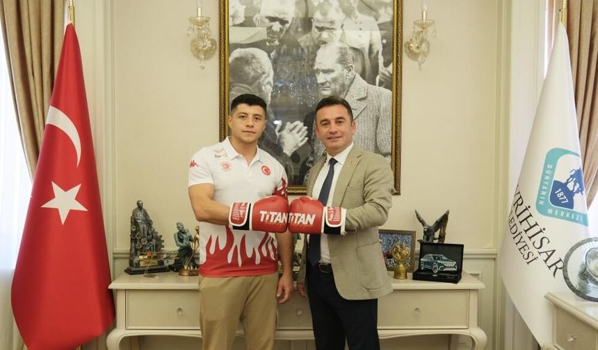 Başkan Dökmeci, "Milli sporcumuz Doğan Kılıç bizi gururlandırdı"