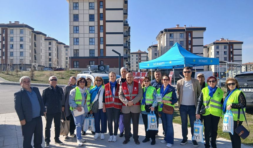 Eskişehir’de İYİ Parti 3140 hanenin kapısını çaldı: TOKİ sakinleri hizmet istedi!
