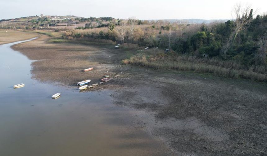 Terkos Gölü’nde su çekilince tarihi su kanalları gün yüzüne çıktı