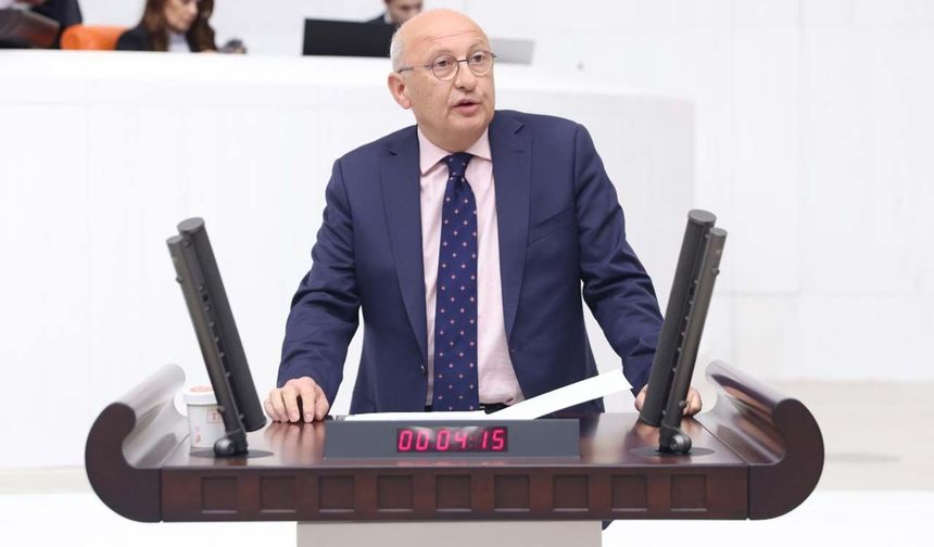 Sosyal medyaya e-Devlet’le giriş zorunluluğu getiren yasa Meclis’ten geçti: CHP'li Çakırözer'den mahremiyet vurgusu