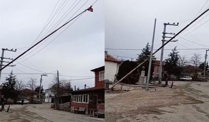 Eskişehir'de tehlikeli anlar: Dev bayrak direği elektrik tellerinin üzerine devrildi