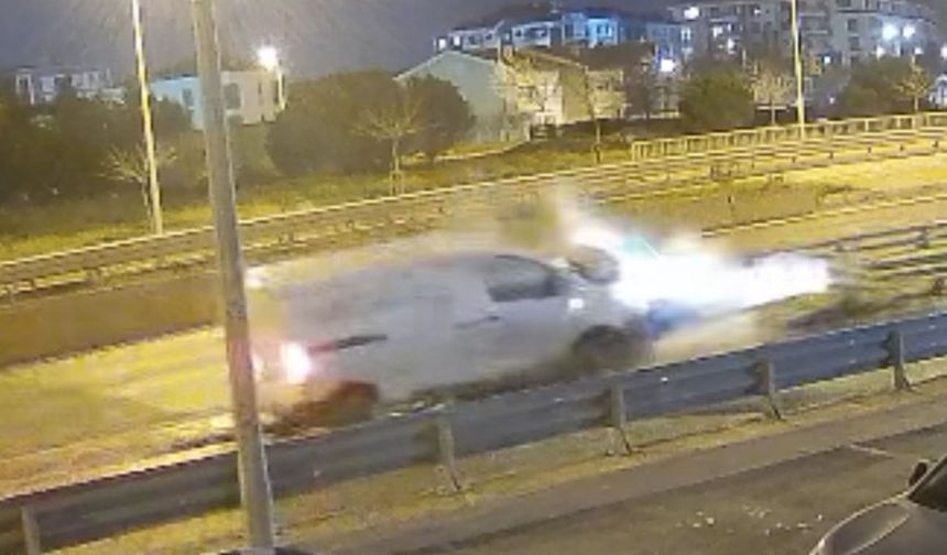 Alkollü sürücünün kullandığı araç bariyere ok gibi saplandı