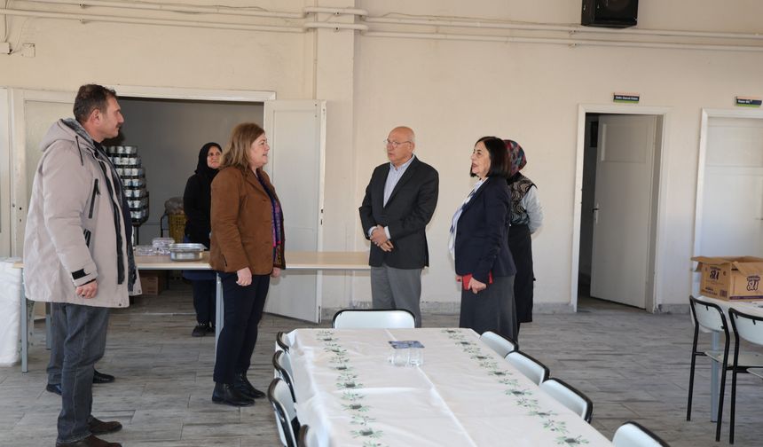 CHP’li Vekillerden ilçelere dayanışma ziyareti: Çakırözer ve Süllü, Çifteler ve Mahmudiye Belediyelerini ziyaret etti