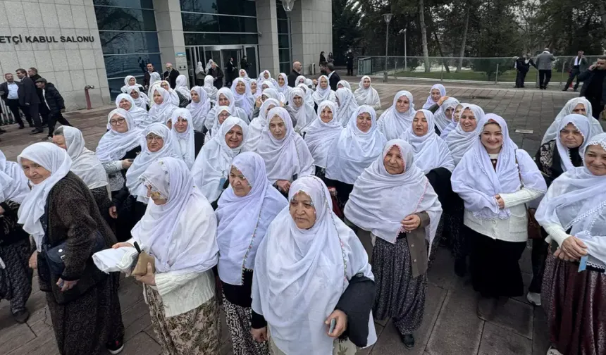 Cumhurbaşkanı Erdoğan çağırmıştı! Zeynep Güneş ve Eskişehirli kadınlar Meclis'e gitti