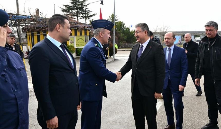 Vali Dr. Erdinç Yılmaz Sivrihisar’da coşkuyla karşılandı