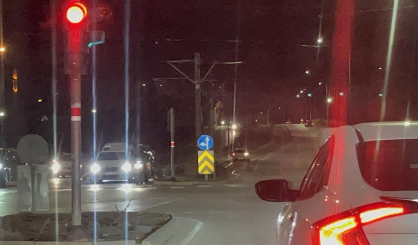 Eskişehir'de raylarda ilerledi: Geri manevrayla trafiği tehlikeye attı