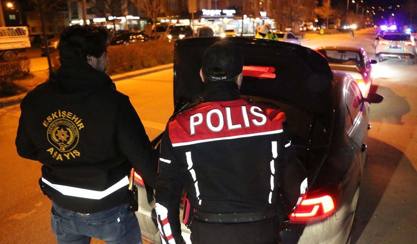 Eskişehir'de asayiş ve trafik uygulamaları sürüyor