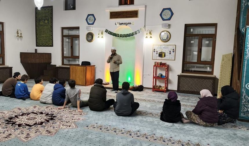 Kırka'da Ramazan neşesi: Camiler çocuklarla çiçek açtı