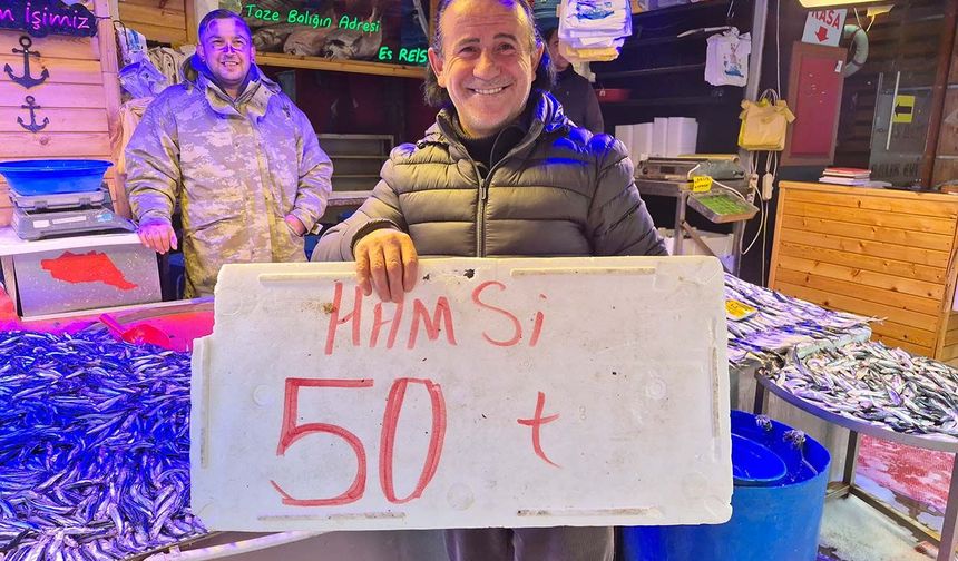 Eskişehir'de hamsinin fiyatı 50 TL'ye kadar düştü, balık satışları hızlandı