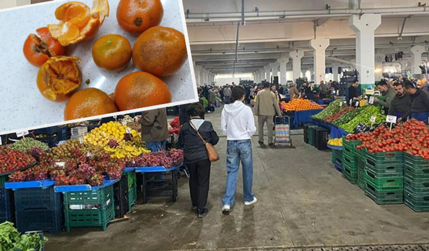 Eskişehir'de vatandaş isyan etti: Pazardan aldığı mandalinanın yarısı çürük çıktı!