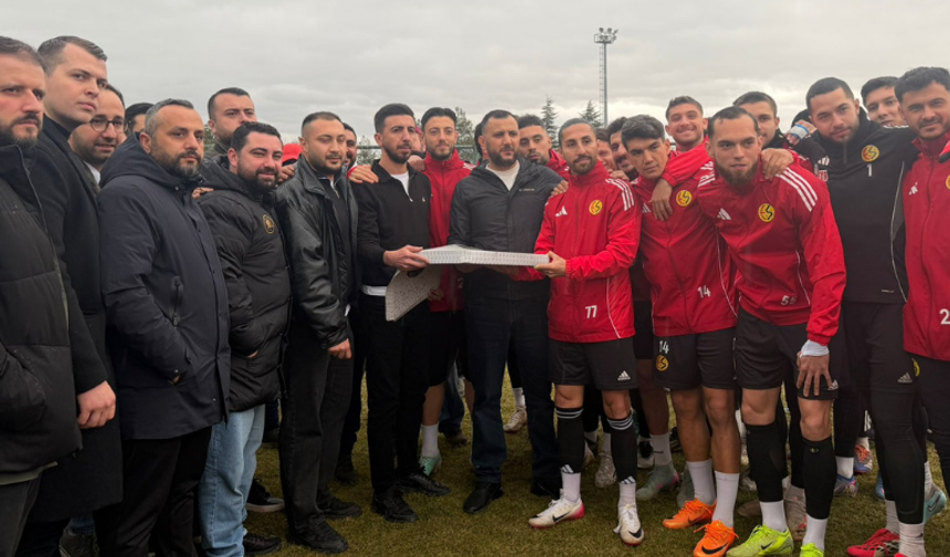 ETB Taraftarlar Birliği’nden Eskişehirspor’a moral ziyareti