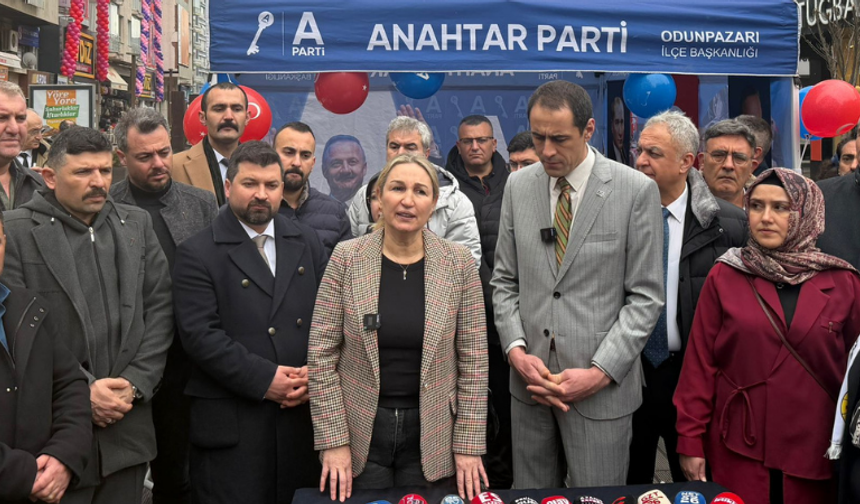 Anahtar Parti Genel Sekreteri Nihal Ağca Eskişehir’de: “İttifakımız milletimizle”