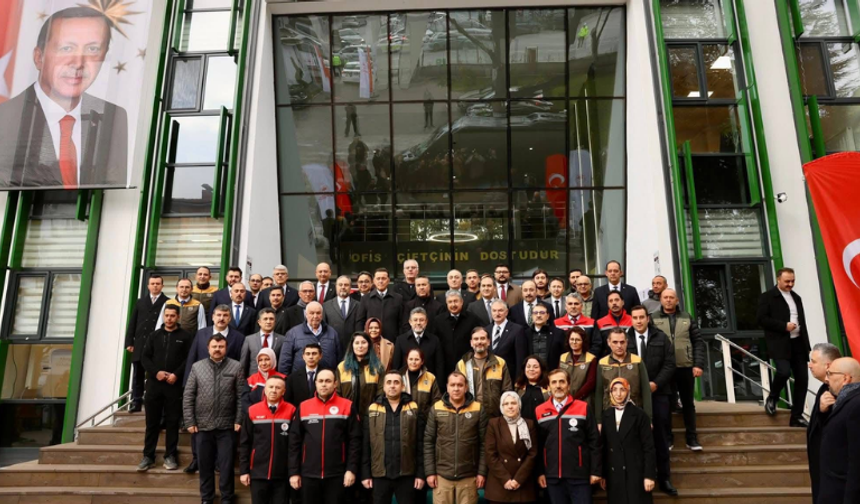 Bakan Yumaklı’nın Eskişehir programına eleştiri: “Tek bir çiftçi bile yok!”