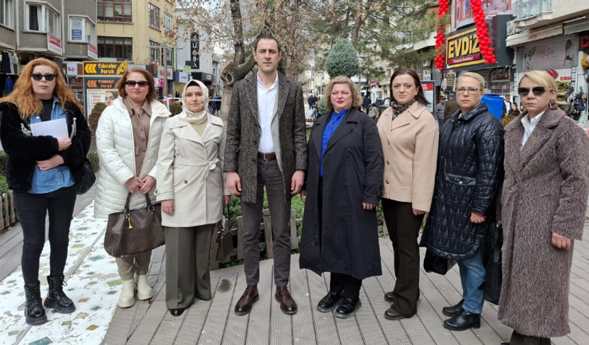 Anahtar Parti'den Zeynep Güneş'e hakarete tepki: “Bu anlayış ne çağdaşlık ne ilericilik”