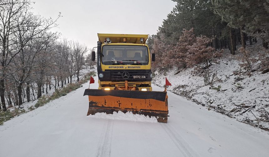 Eskişehir'in o ilçesinde karla mücadele devam ediyor