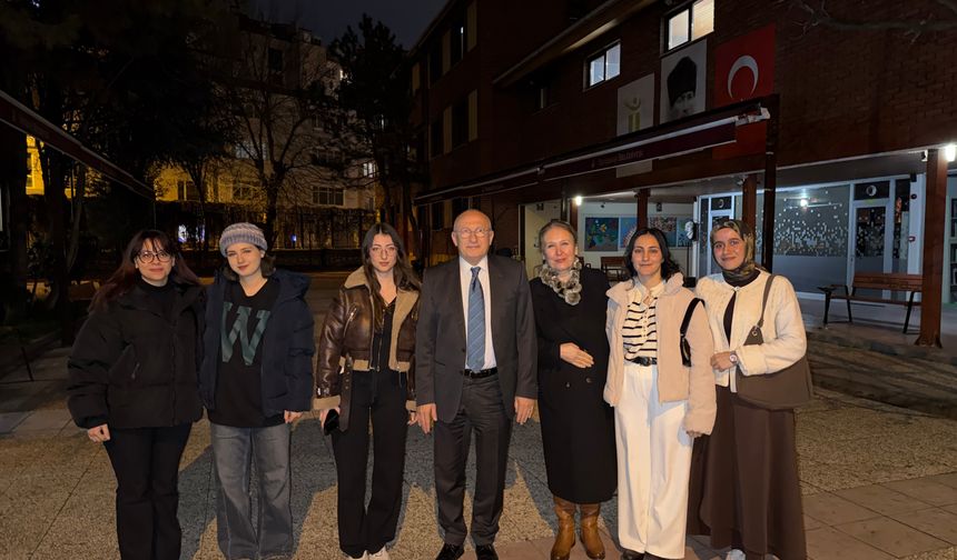 CHP'li Çakırözer Eskişehir’de eğitim gören depremzede öğrencilerle bir araya geldi