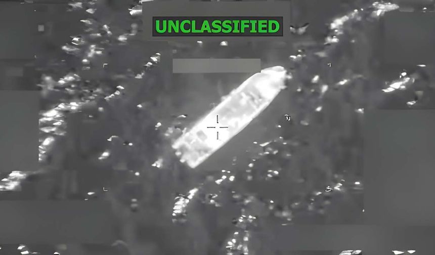 ABD, Doğu Pasifik'te uyuşturucu taşıdığı öne sürülen bir tekneyi daha vurdu: 3 ölü