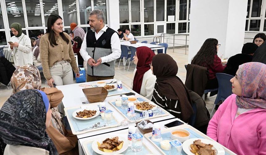 Anadolu Üniversitesi’nde ilk iftar heyecanı
