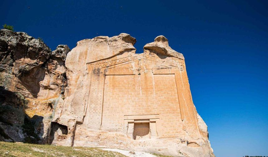 Kayalara nakşedilen 3000 yıllık gizem: Midas şehri Yazılıkaya