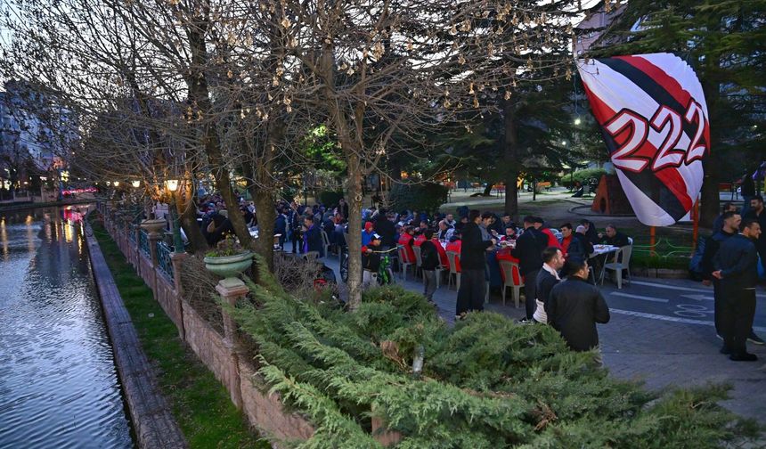 Eskişehirspor taraftarları iftarda buluştu