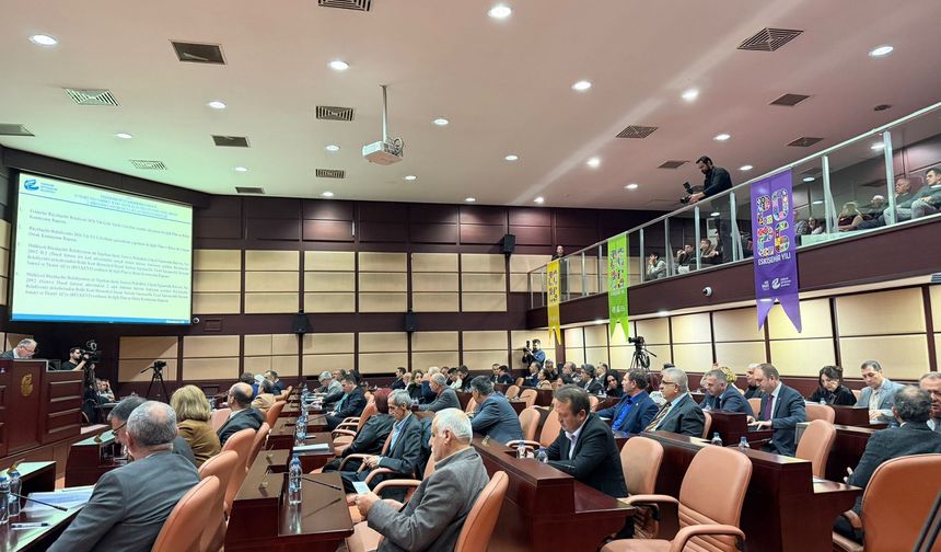 Eskişehir Büyükşehir Meclisi’nde Yenikent Gerilimi: “Algı Yaratmayın” Tartışması