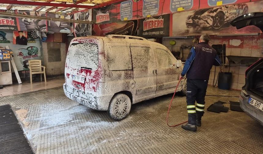 Eskişehir'de oto yıkamacı kendi mesleğinin simülasyonunu denedi: “Gerçeği daha kolay”