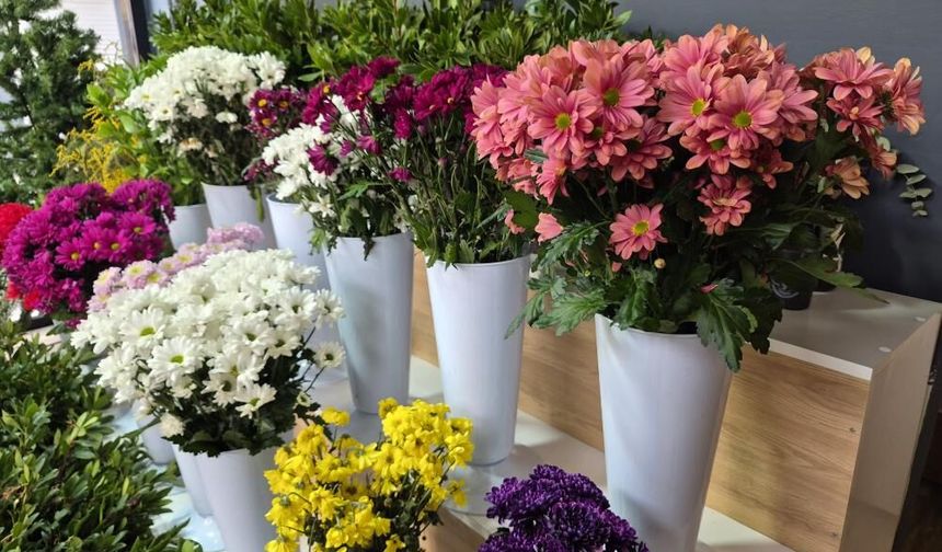 Eskişehir’de kadınlar günü hareketliliği: Çiçekçilere yoğun ilgi