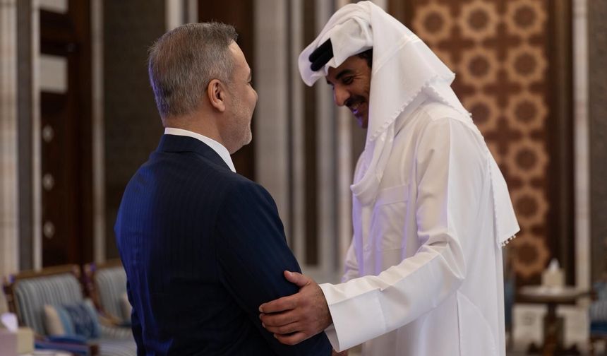 Dışişleri Bakanı Fidan, Katar Emiri Al Thani ile bir araya geldi