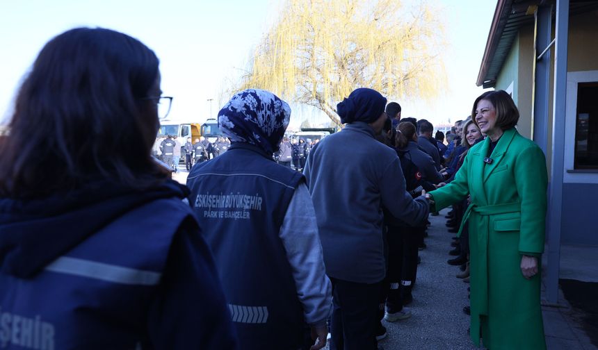 Başkan Ünlüce, belediye personeliyle bayramlaştı