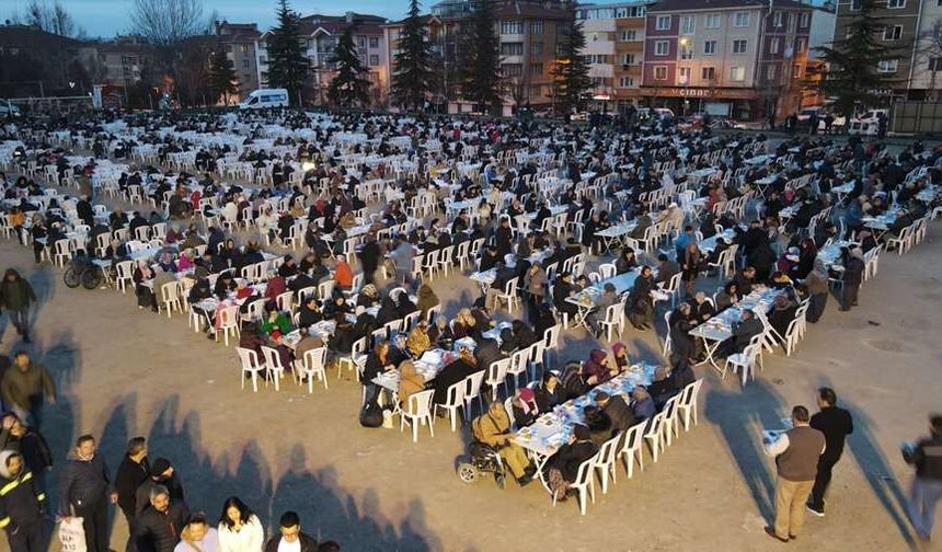 Odunpazarı’nda Ramazan sofraları 110 bin kişiyi bir araya getirdi