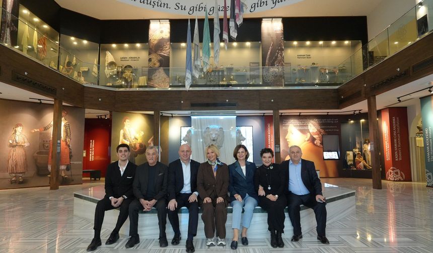 Ünlüce, sanat dünyasının isimleriyle Odunpazarı’nda kültür turuna katıldı