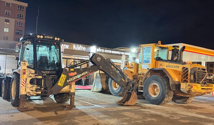 Eskişehir’de tahliye gerilimi: İş yerinin önüne iş makineleri konuldu