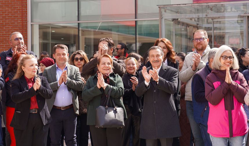Başkan Ataç personelle bir araya gelerek Çanakkale Zaferi'ni kutladı