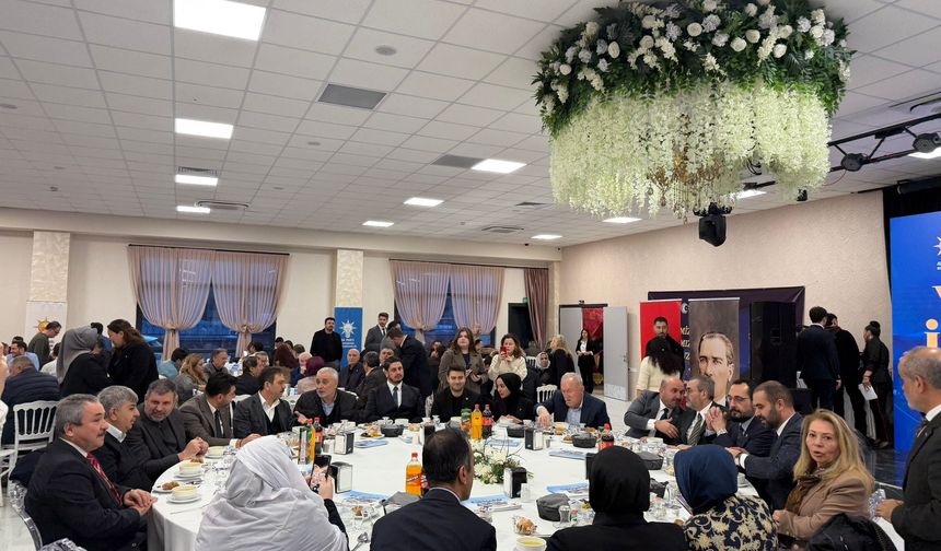 AK Parti Teşkilatı “Vefa İftarı”nda Buluştu